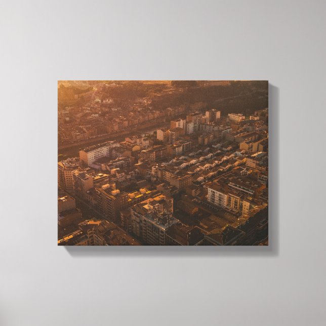 Lienzo fotografía aérea de la ciudad durante la hora dora (Anverso)