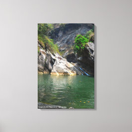 Lienzo Fotografía de paisajes de viaje del lago verde roc