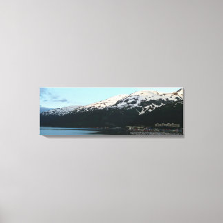 Lienzo Fotografía escénica de Alaska al atardecer en Whit
