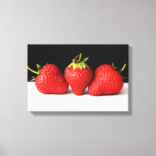 Lienzo Fresas Bl Ov Wt 16.50x11 (41.25x27.5cm) waca