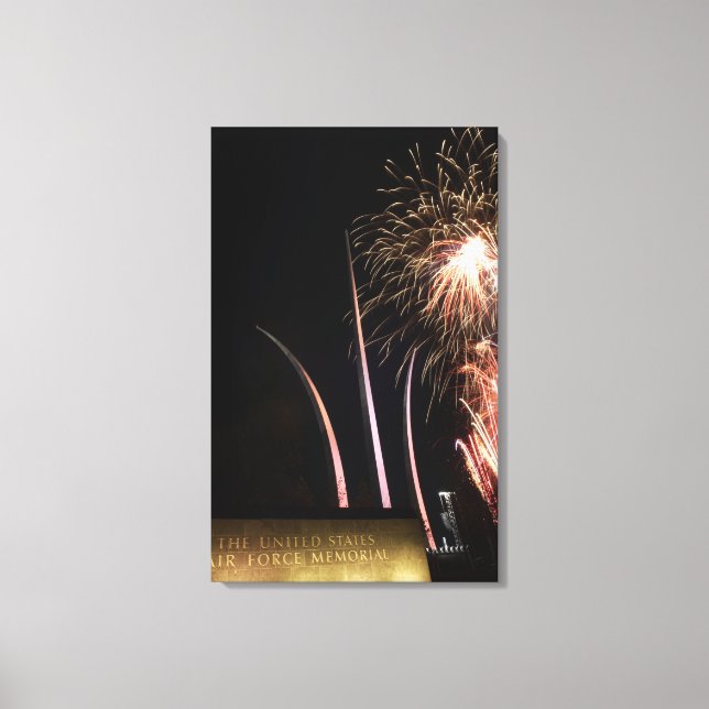 Lienzo Fuegos artificiales iluminan el monumento a la Fue (Anverso)