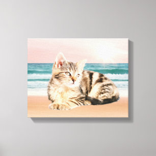 Lienzo Gato rayado sentado en la playa puesta de sol Pint