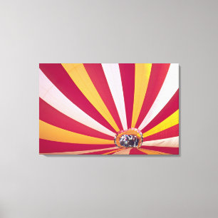 Lienzo Gente llenando un globo de aire caliente, Fort Col