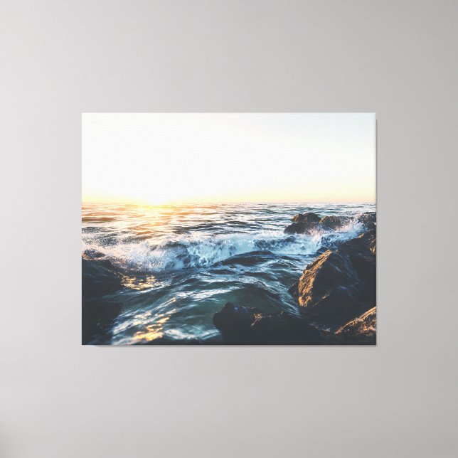 Lienzo Golden Sunset Ocean Waves on Rocks Serene Seascape (Anverso)