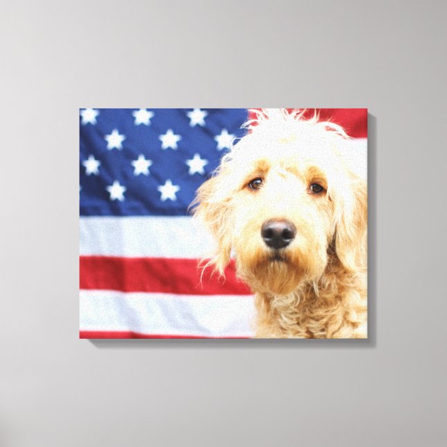 Lienzo Goldendoodle con bandera estadounidense (Anverso)