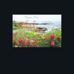 Lienzo Gorgosa costa en el océano Océano Ogunquit, yo<br><div class="desc">Esta fotografía artística captura una idea de lo que lleva a la gente a la encantadora ciudad costera de Ogunquit, YO. Este magnífico jardín costero con vistas a la orilla del océano es representativo de por qué la ciudad es considerada "un hermoso lugar junto al mar" y se encuentra entre...</div>