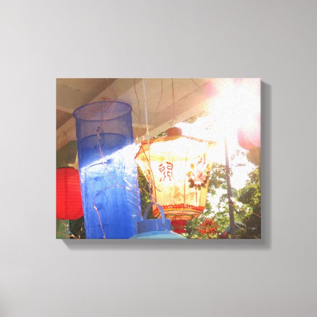 Lienzo Grandes farolillos de iluminación - Viñedo de Mart (Anverso)