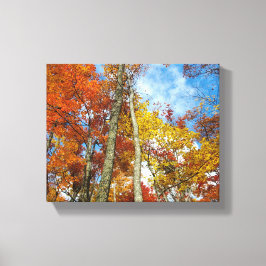 Lienzo Grandes montañas humeantes hojas de otoño colorida
