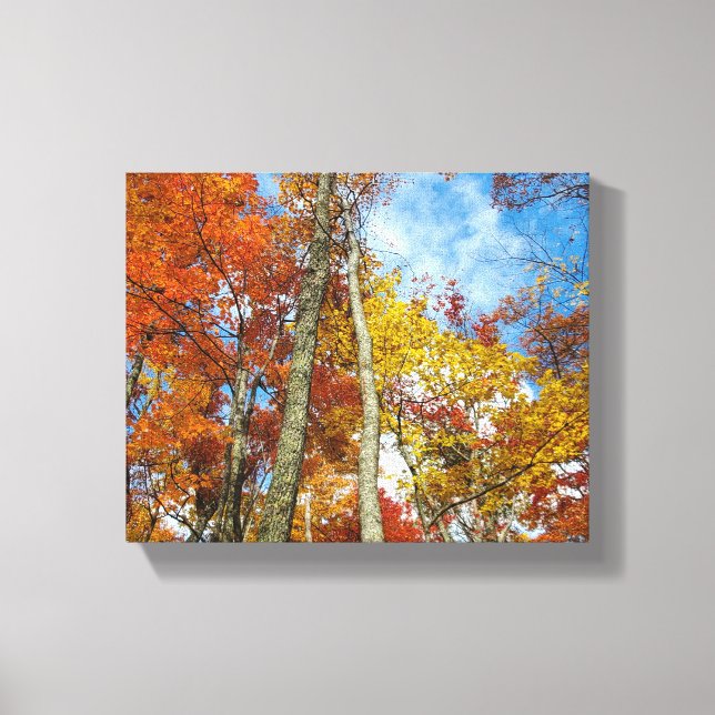 Lienzo Grandes montañas humeantes hojas de otoño colorida (Anverso)