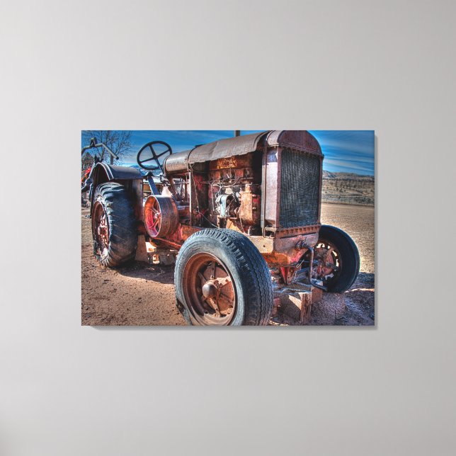 Lienzo Granjas | Rusty Antique Tractor (Anverso)