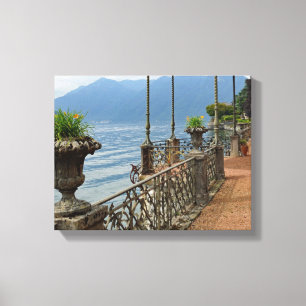 Lienzo Hermosa terraza jardín del lago Como Italia