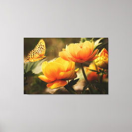 Lienzo Hermosas flores Naranjas con naturaleza mariposa