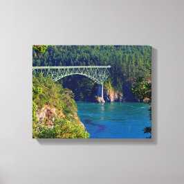 Lienzo Hermoso puente, océano azul y árboles verdes,