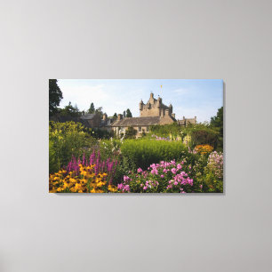 Lienzo Hermosos jardines y famoso castillo en