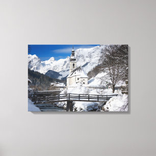 Lienzo Iglesia en la nieve con los Alpes