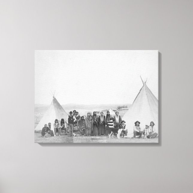 Lienzo Indios miniconjou fuera de Tipis Fotografía (Anverso)