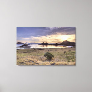 Lienzo Indonesia, Parque Nacional Komodo. Puesta de sol e