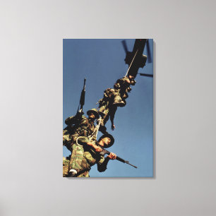 Lienzo Infantes de marina en un APAREJO de SPIE. un