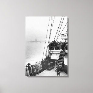 Lienzo Inmigrantes viendo la estatua de la foto de la lib