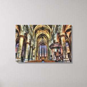 Lienzo Interior sombrío de la iglesia católica