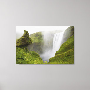 Lienzo Islandia. La cascada de Skogarfoss se precipita so