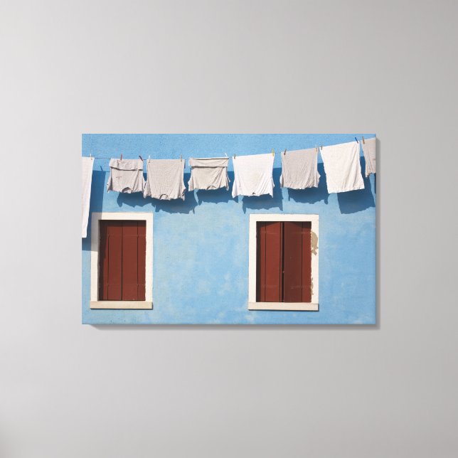 Lienzo Italia, Burano. Ropa tendida y ventanas a lo largo (Anverso)