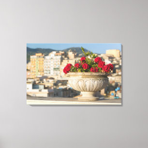 Lienzo Italia, Sicilia, Termini Imerese, Vista y flores