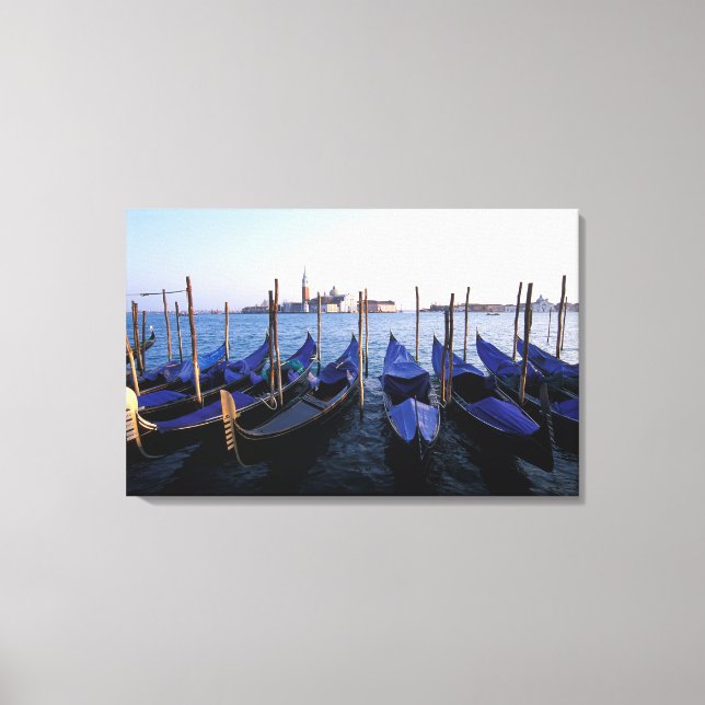 Lienzo Italia, Veneto, Venecia, fila de góndolas y San (Anverso)