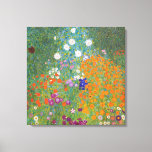 Lienzo Jardín de flores (por Gustav Klimt)<br><div class="desc">Este diseño presenta una pintura del artista austriaco Gustav Klimt (1862-1918). Se trata de una representación de un hermoso jardín florido al estilo típico impresionista de Klimt. Las flores casi parecen desbordarse, y es imposible no sentirse animadas por su belleza. El trabajo original se terminó en 1907 y su título...</div>