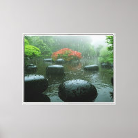 Jardín de lluvia zen con arce vibrante |