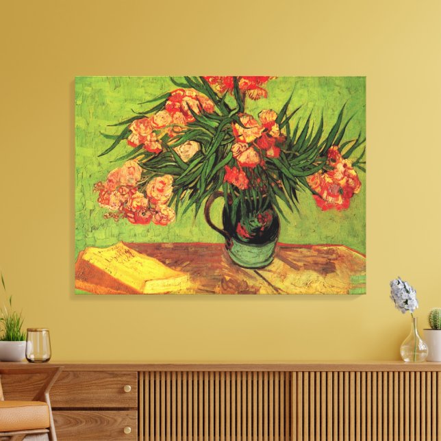 Lienzo Jarrón con adelfas y libros de Vincent van Gogh (Insitu (Sala de estar))