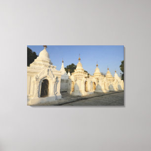Lienzo Kuthodaw Pagoda en Mandalay, conocida como la