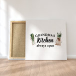 Lienzo La cocina de la abuela moderna siempre está abiert<br><div class="desc">Bienvenidos a la Cocina de la Abuela, donde el amor y la calidez están siempre en el menú! Encanta a tu abuela favorita con este encantador regalo de Zazzle. Ya sea por el Día de la Madre, su cumpleaños, o solamente para mostrar aprecio, este reflexivo artículo seguro traerá una sonrisa...</div>