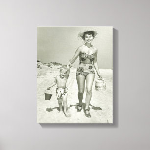 Lienzo La madre y el hijo caminando