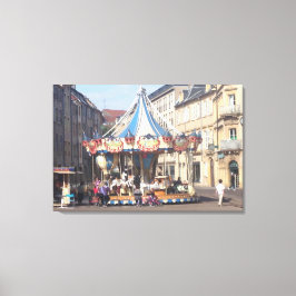 Lienzo La rotonda justo en un antiguo pueblo francés