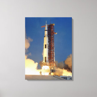 Lienzo La Tierra tiembla mientras el Saturn V ilumina el 