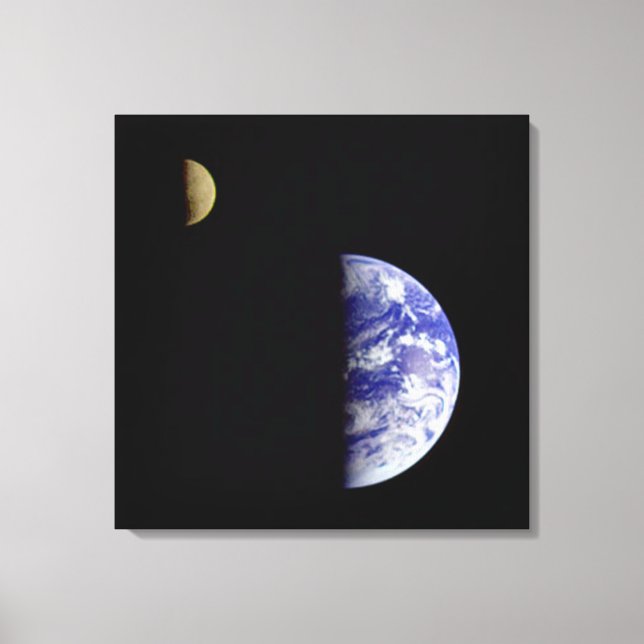 Lienzo La Tierra y la Luna vistas desde el espacio (Anverso)