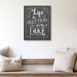 Lienzo La vida rusa es mejor en el lago Chalkboard<br><div class="desc">Esta tipografía de estilo casa de campo tiene un ambiente de arte en pizarra con fondo de pizarra y fuentes de texto en blanco. Es perfecto para una casa en el lago o para cualquiera que ame estar en el lago. Creado por Simply Farmhouse Press.</div>