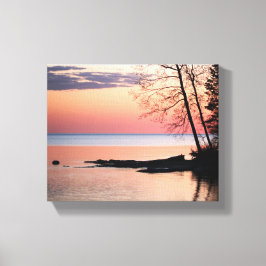 Lienzo Lago Horizon con árboles en el lago Dawn 8x10