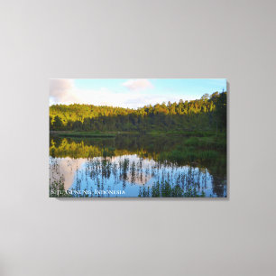Lienzo Lago Sunrise Dawn Reflejo del bosque Indonesia