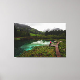 Lienzo Lago verde paraguas rojo