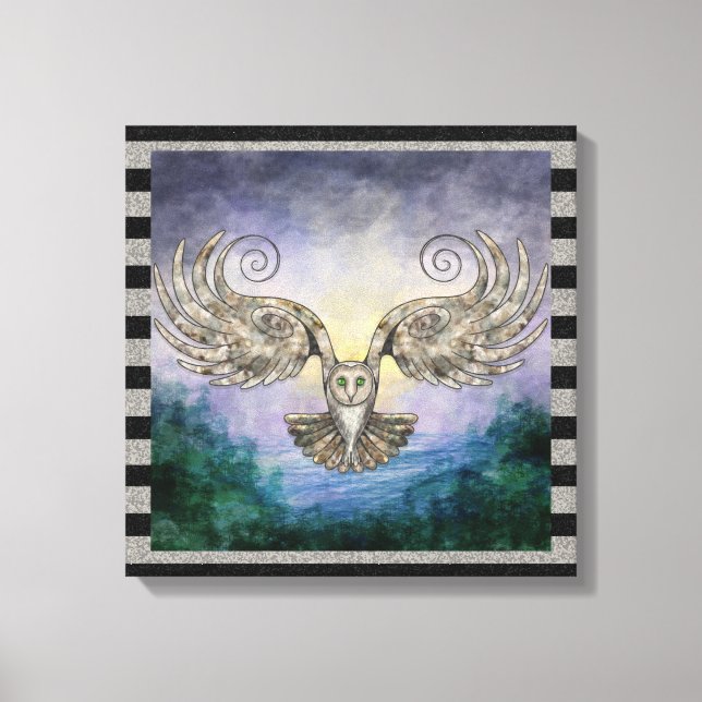 Lienzo Lechuza En Vuelo Sobre El Bosque De Pinos Al Amane (Anverso)