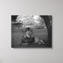 Lienzo León en la hierba