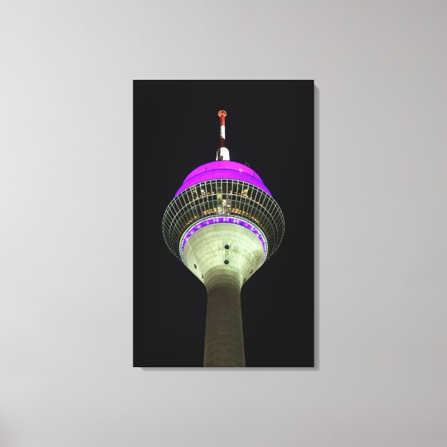 Lienzo Leuchtender Düsseldorfer Rheinturm bei Nacht (Anverso)