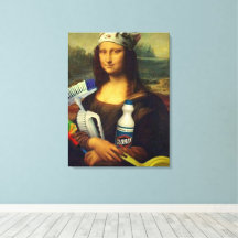 Limpiador Mona Lisa sujetando herramientas de limp