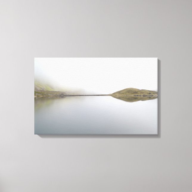 Lienzo Llyn Llydaw en la creciente niebla en Snowdonia (Anverso)