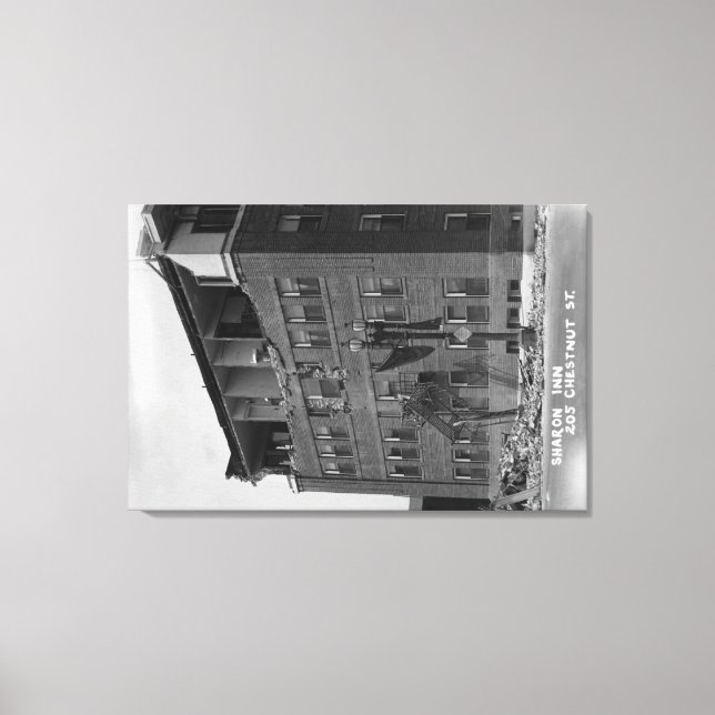 Lienzo Long Beach, California View of Sharon Inn (Anverso)