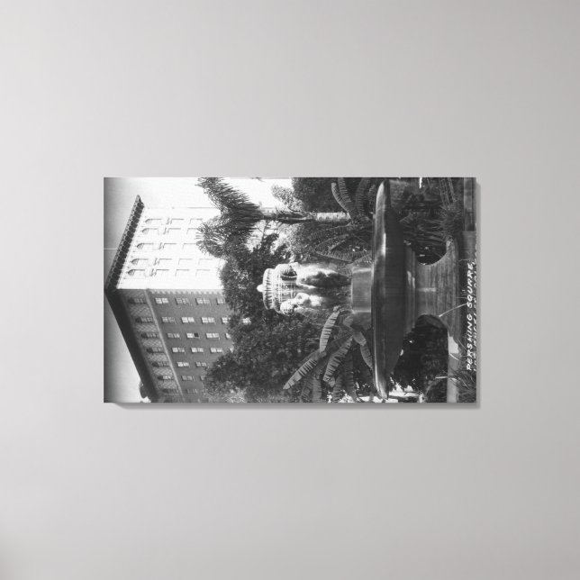 Lienzo Los Angeles, CA View of Perishing Square (Anverso)