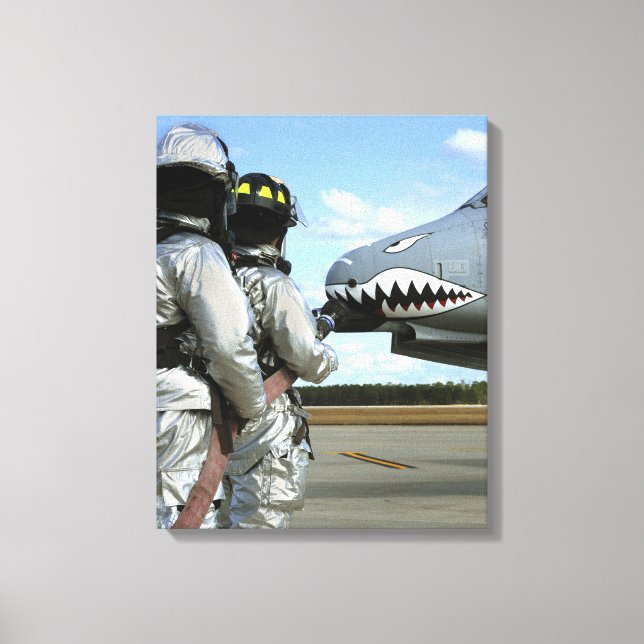 Lienzo Los bomberos despliegan una manguera de incendios  (Anverso)