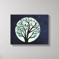 Luz de luna brillante con árboles antiguos y cuerd